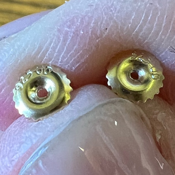 Diamond earrings - Picture 6 of 6